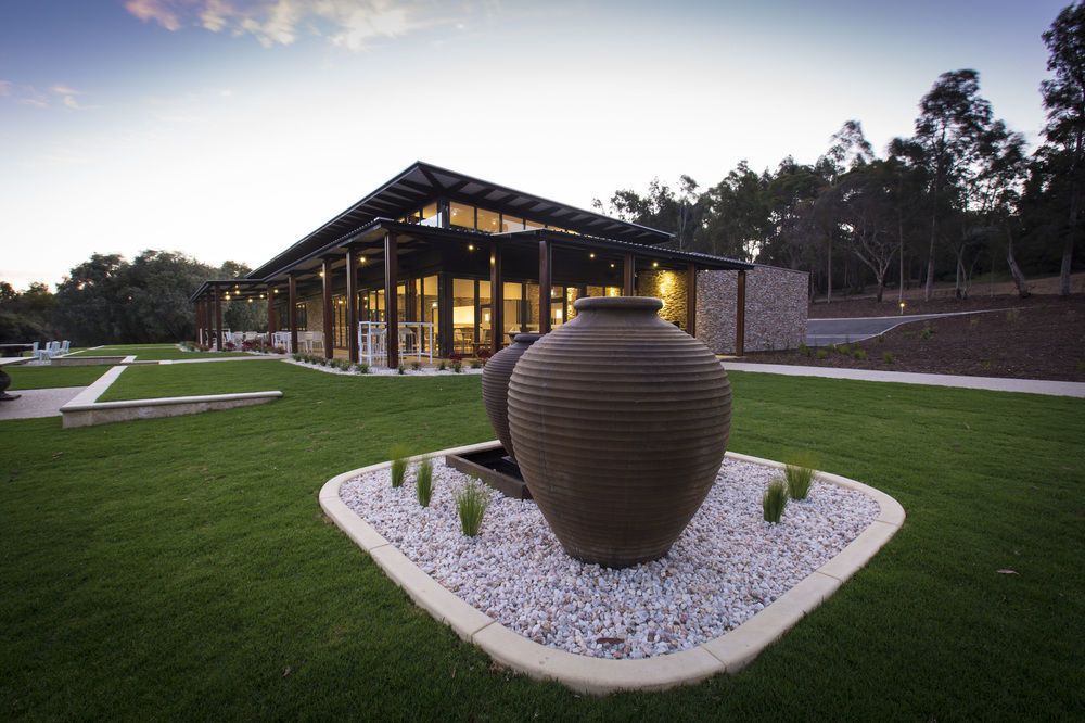 Resort Eight Willows Retreat Yelverton