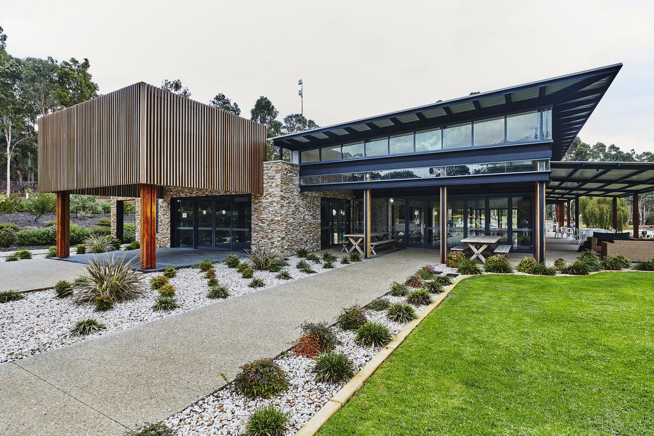 Eight Willows Retreat Resort 4*