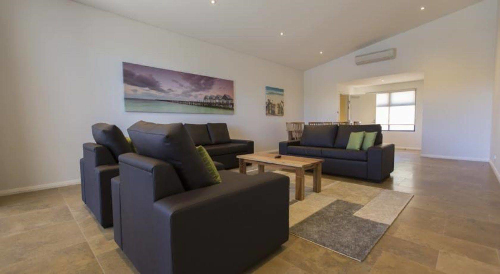 Eight Willows Retreat Resort