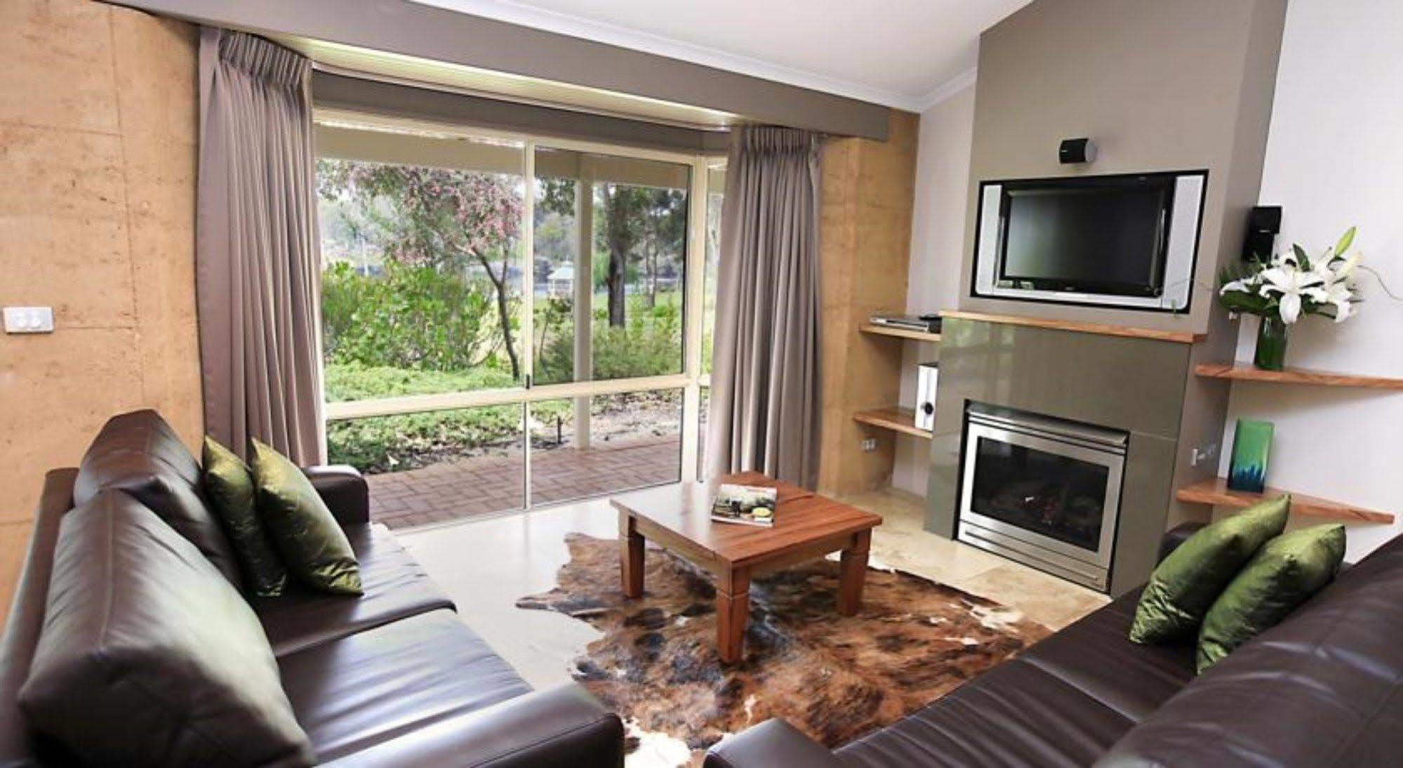 Eight Willows Retreat