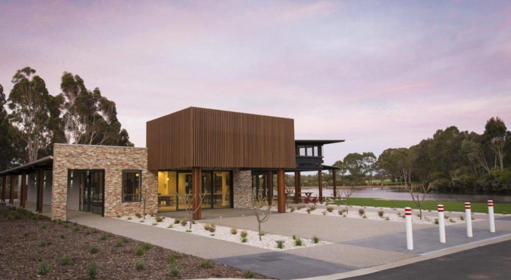 Eight Willows Retreat