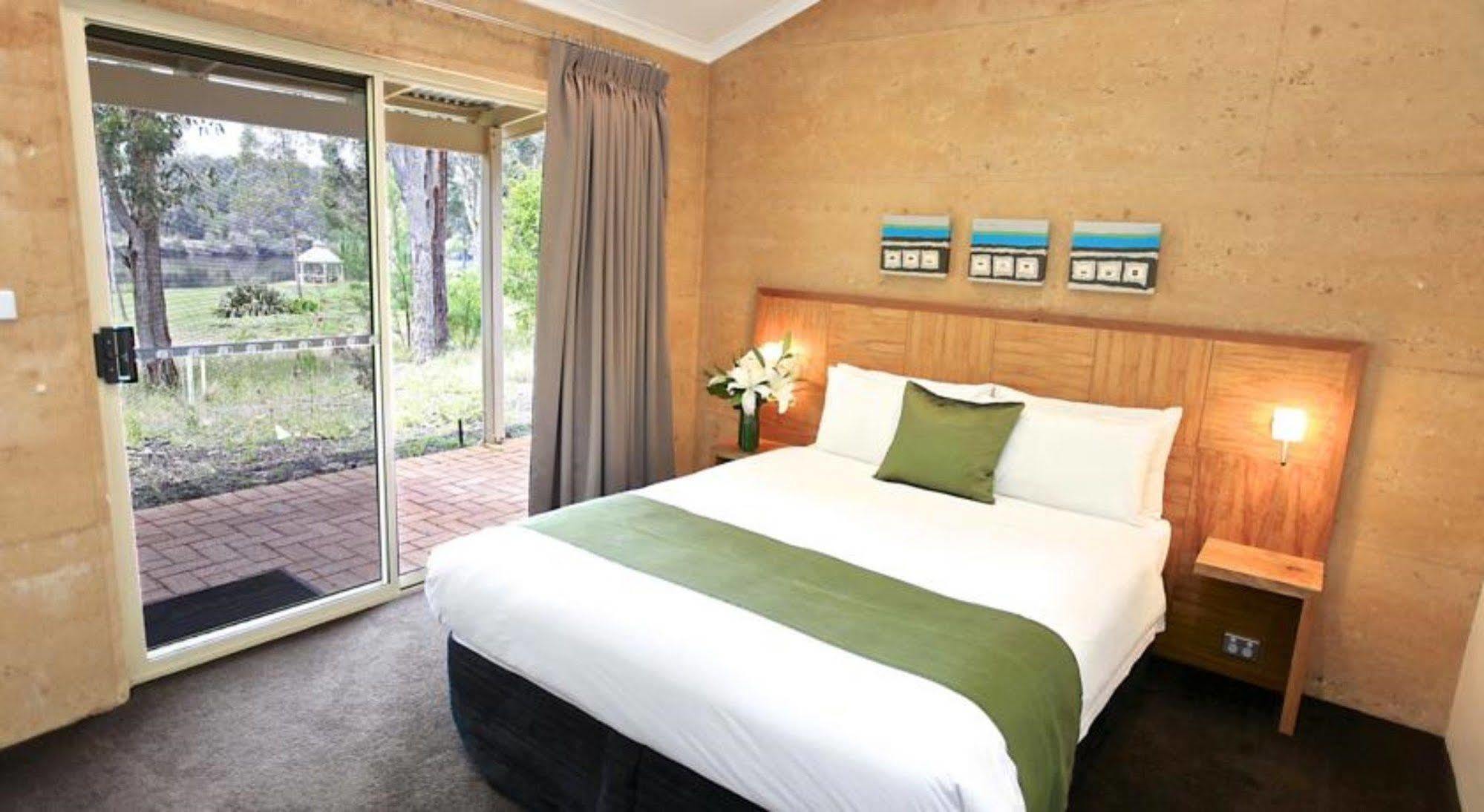 Eight Willows Retreat 4*