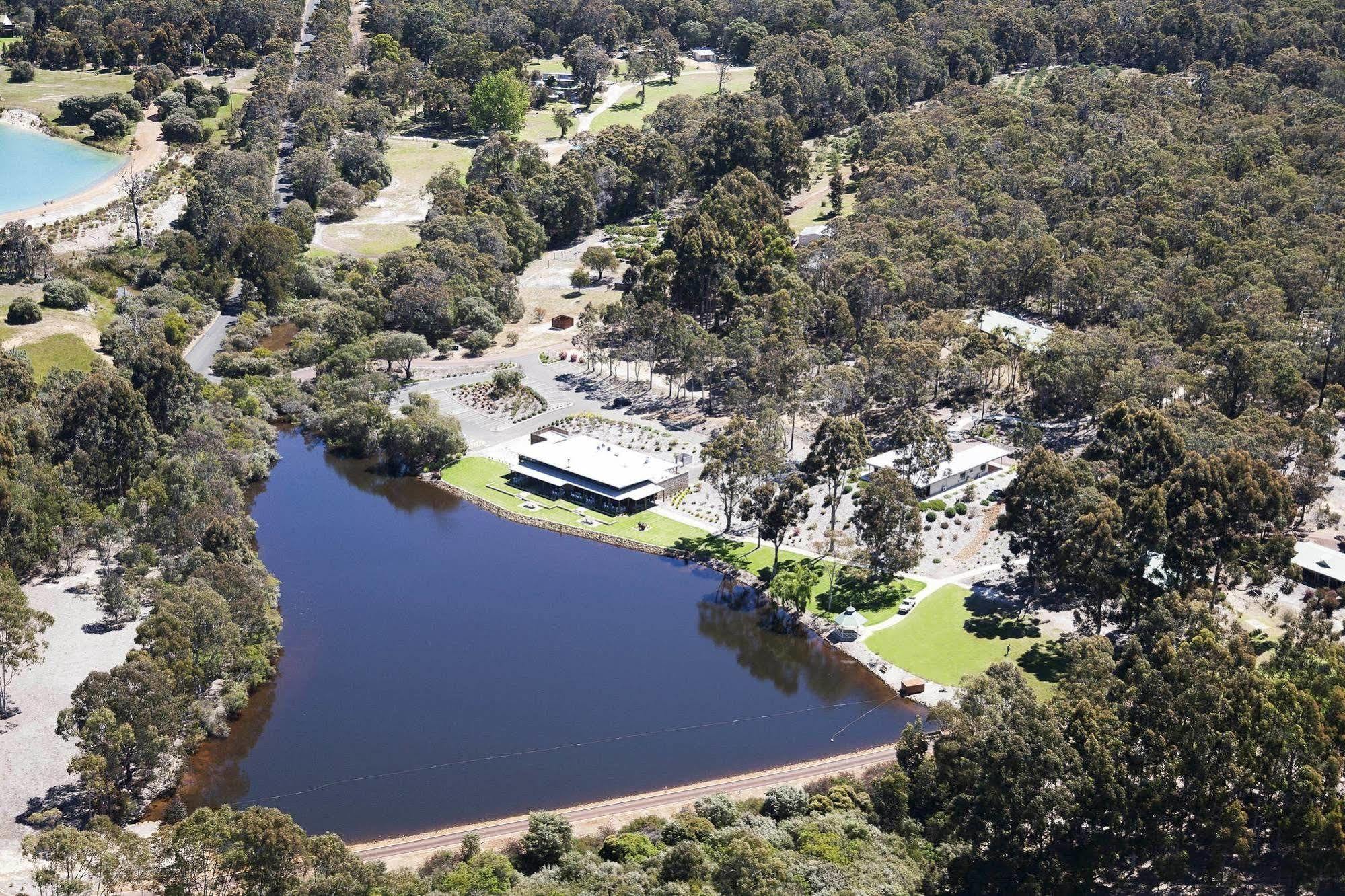 Resort Eight Willows Retreat Yelverton